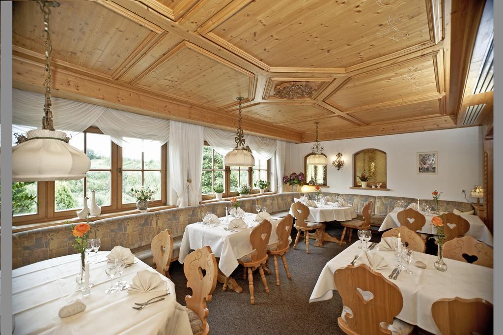 Hotel-Gasthof Rose Oberkirch  Exterior photo